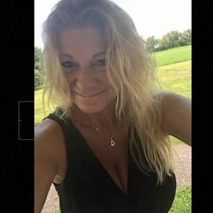 Meet your Posher, Denise